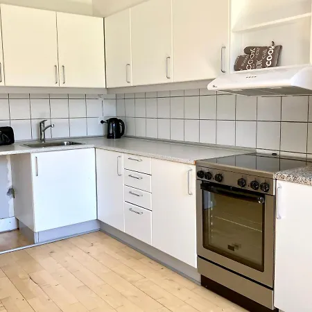 Newly Renovated Two Bedroom In Center Of